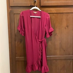Gorgeous Gianni Bini Cranberry tie waist dress!